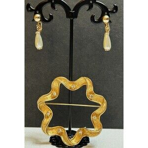 VINTAGE  Sarah Coventry Starlit Ribbon Brooch & SC Faux Pearl Dangle Earrings 🎁